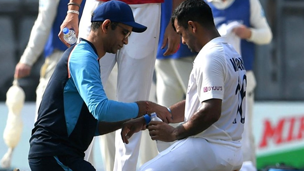 DR Nitin Patel With Indian Player