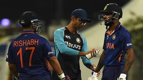 DR Nitin Patel With Indian Player